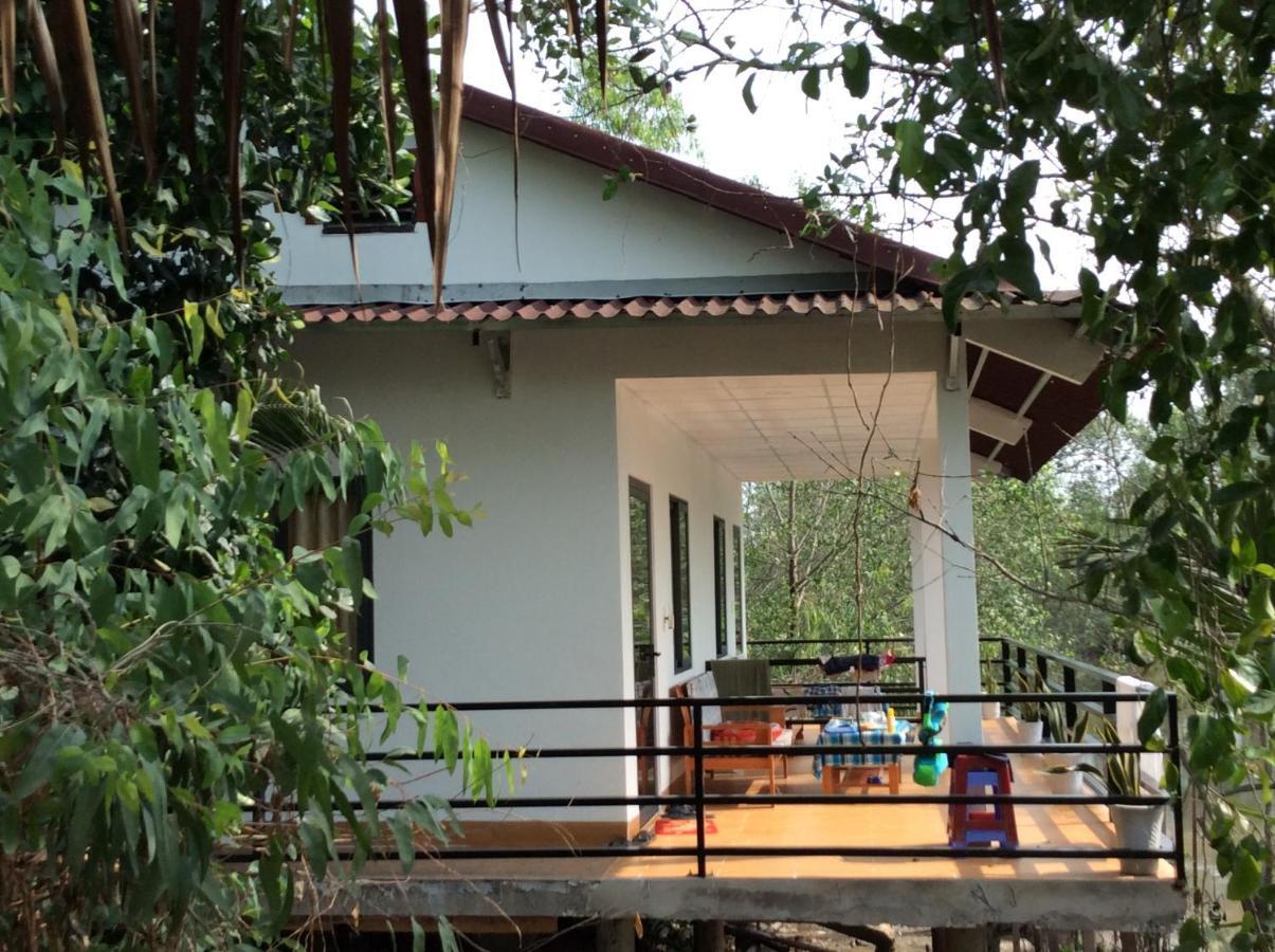Quoc Phuong Riverside Homestay Ben Tre 외부 사진