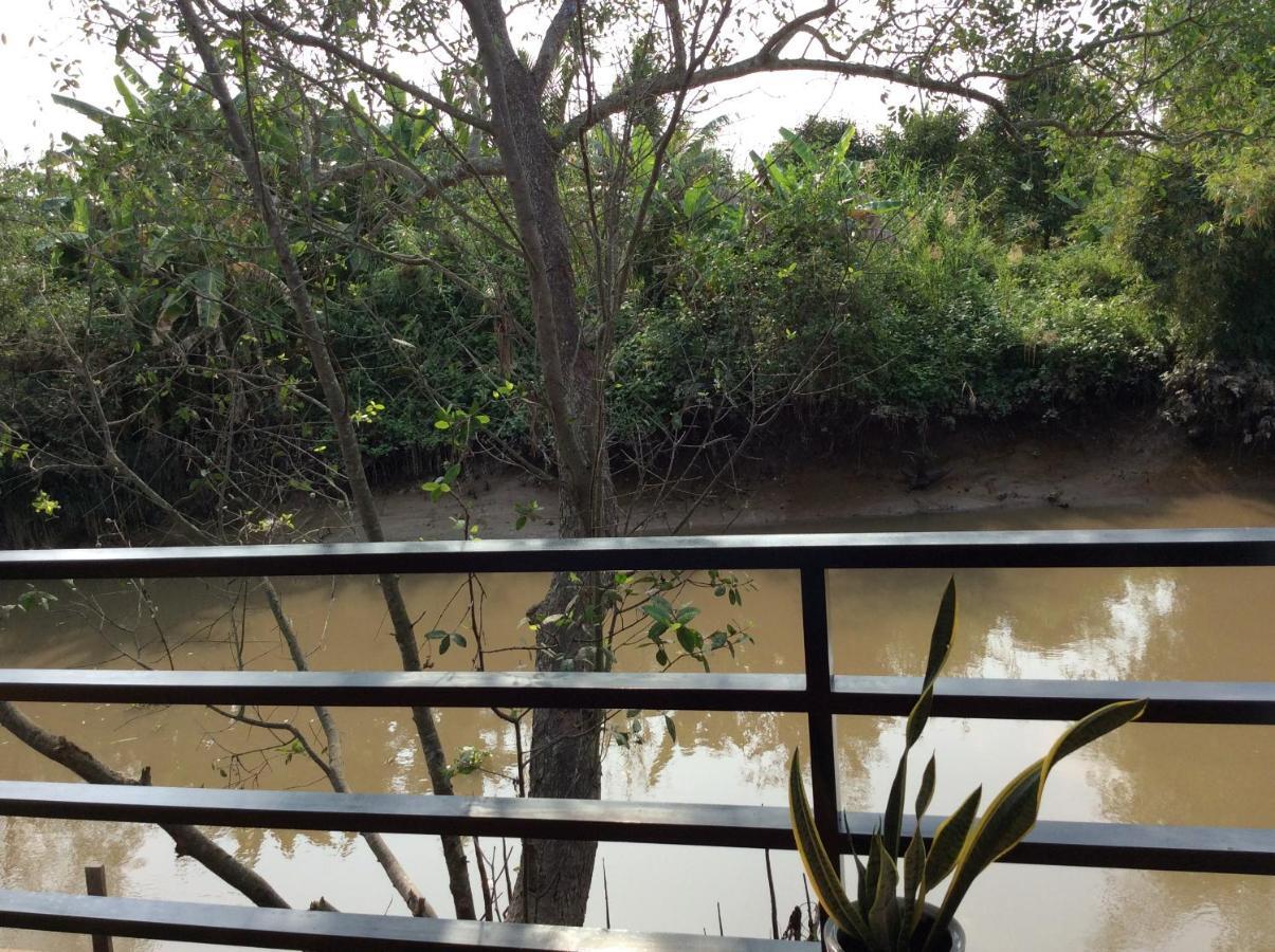 Quoc Phuong Riverside Homestay Ben Tre 외부 사진